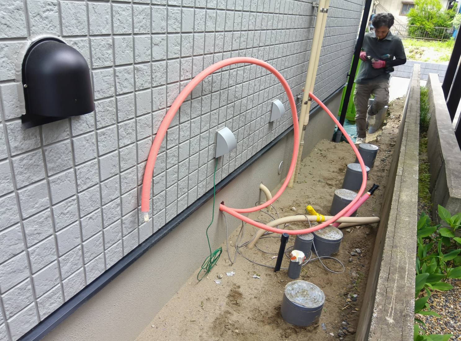 ガス給湯器設置工事の様子